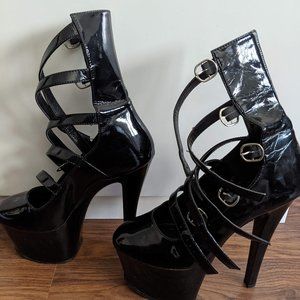 Black patent-leather dominatrix fetish high heels